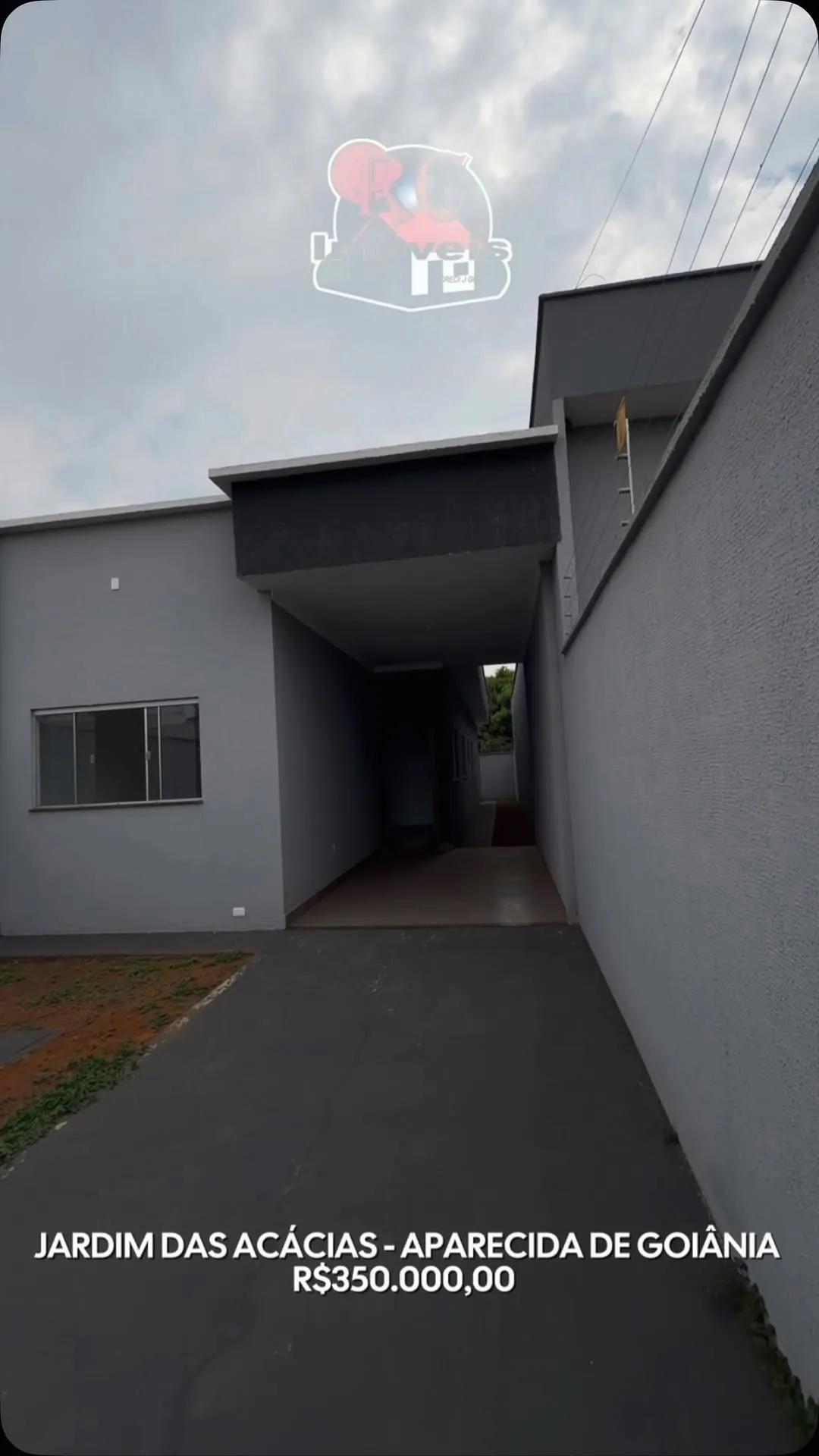 Casa nova com corredor lateral